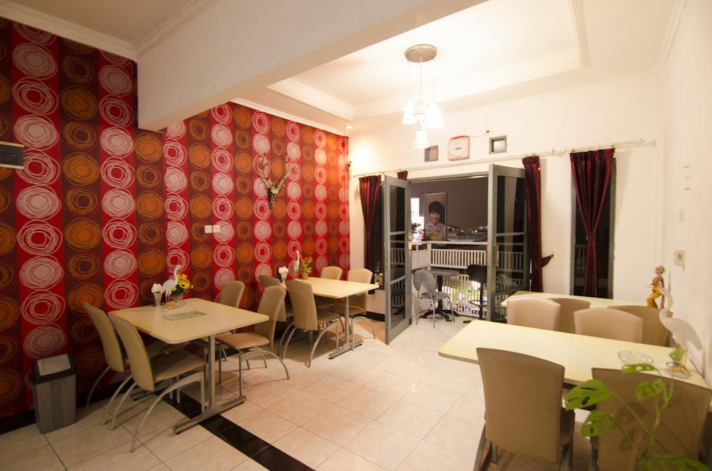 Salon Fora Gegerkalong Setiabudhi Wisma tamu