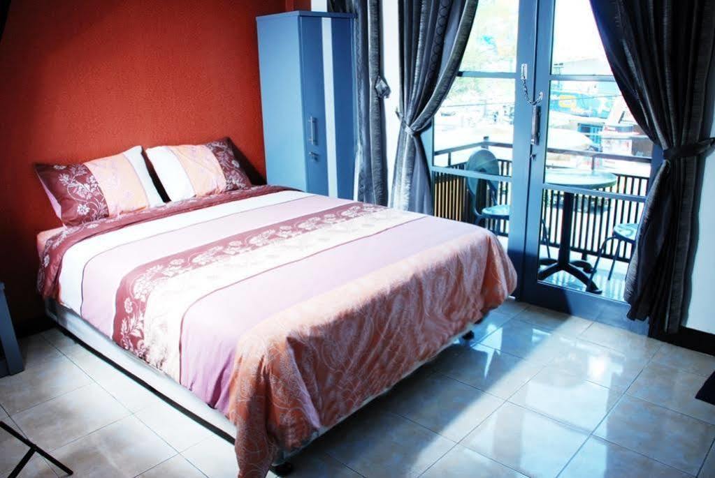 Salon Fora Gegerkalong Setiabudhi Wisma tamu *